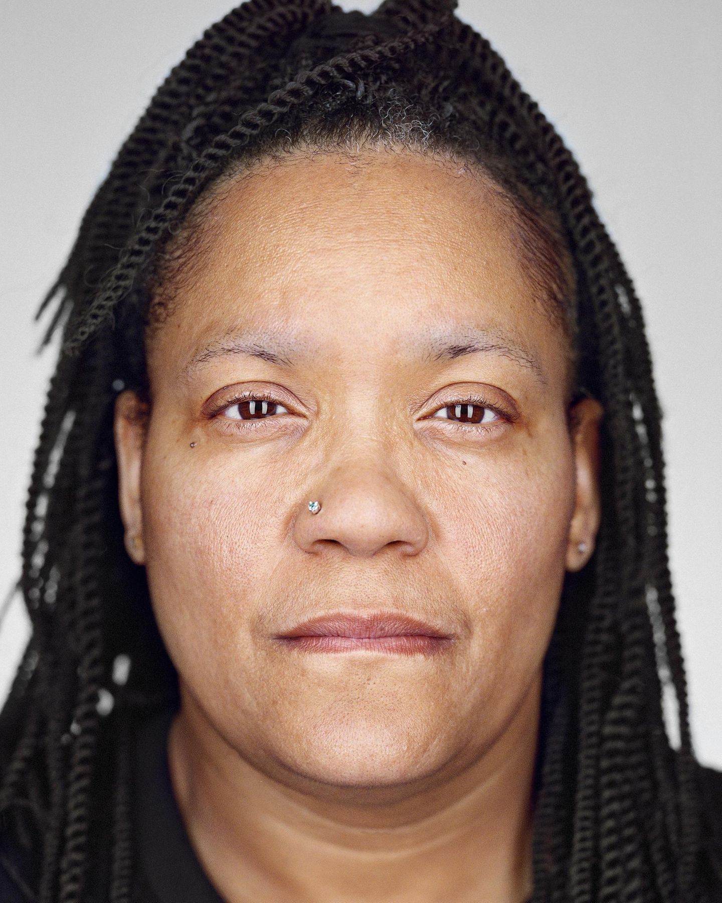 Sabrina Butler-Smith  Alter: 50 Jahre  Bundesstaat: Mississippi  Verurteilt: 1990  Als ihr Sohn an einer Herzerkrankung starb, war er neun Monate alt. Sie war 17. Am nächsten Tag wurde sie verhaftet. Sabrina Butler-Smith wurde angeklagt, ihr Kind ermordet zu haben. Beweis: die Spuren auf dem Körper. Es waren die Spuren der Herzdruckmassage, des Versuchs, ihr Kind wiederzubeleben. Nach sechseinhalb Jahren in Haft, davon fast drei im Todestrakt, sprach ein Gericht sie frei.