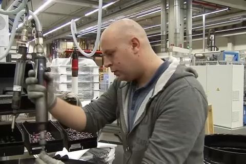 Video: Deutsche Arbeitslosigkeit sinkt im Oktober auf rund 2,38 Millionen
