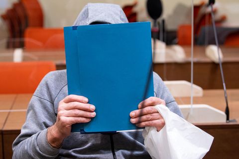 Der wegen Mordes durch Unterlassen angeklagte B. im Landgericht München II