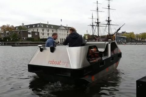 Video: "Roboat" in Amsterdam: selbstfahrendes Boot für Müll und Touristen