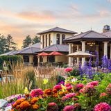 Nun steht die Villa des als "Marlboro Man" bekannt gewordenen Norris für acht Millionen Dollar zum Verkauf.