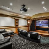 Ein Heimkino darf auch nicht fehlen.