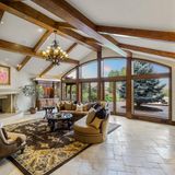 Norris erlangte in den 60er Jahren als Werbefigur des "Marlboro Man" internationale Bekanntheit - eine Rolle, die er zwölf Jahre innehatte.