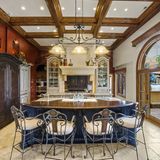 Norris beendete sein Engagement schließlich, um ein besseres Vorbild für seine Kinder zu sein. Er starb 2019 im Alter von 90 Jahren.