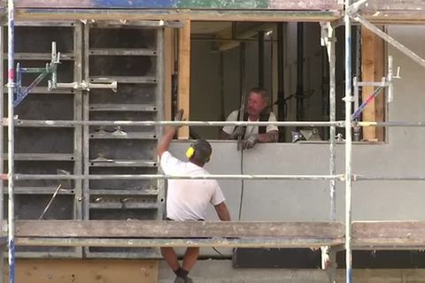Video: Neue Holzbörse online - Selbsthilfe in Zeiten des Mangels
