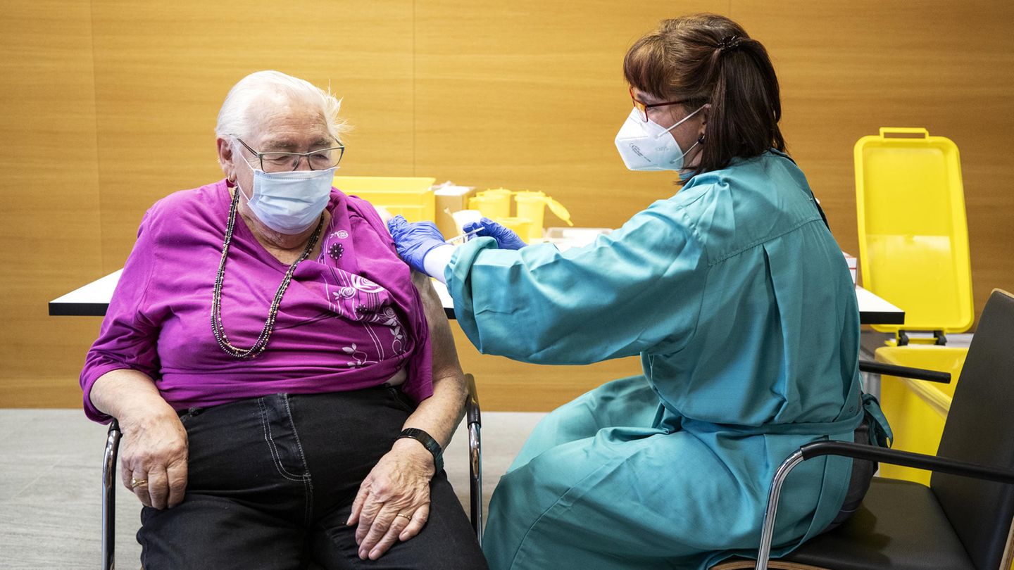 Corona booster vaccination necessary in view of increasing incidences