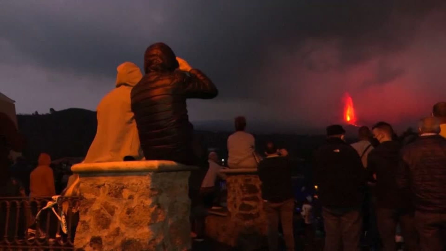 Cumbre Vieja: Vulkanausbruch auf La Palma lockt Touristen – Behörden appellieren an Einheimische