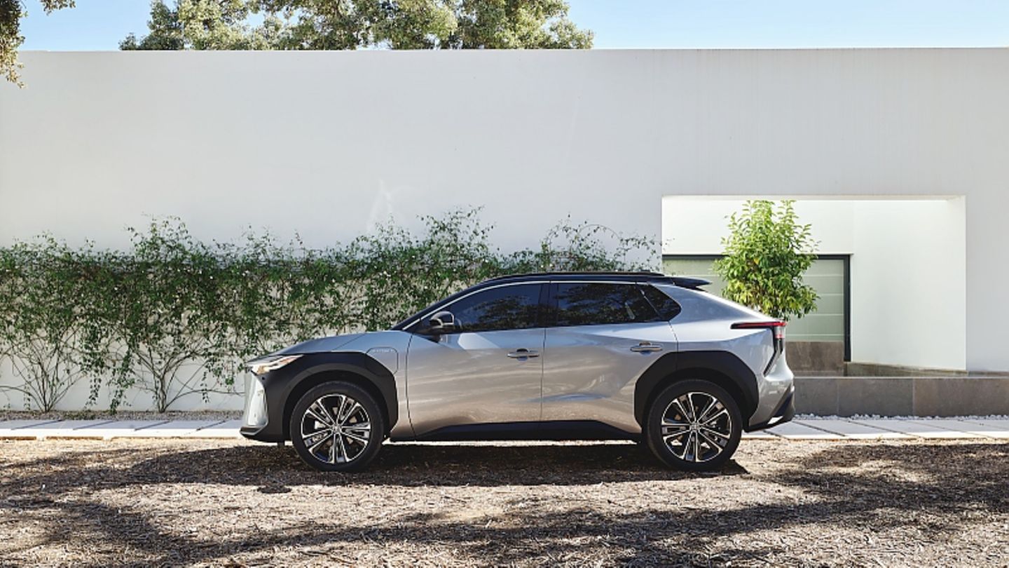 Toyota bZ4X: a new world
