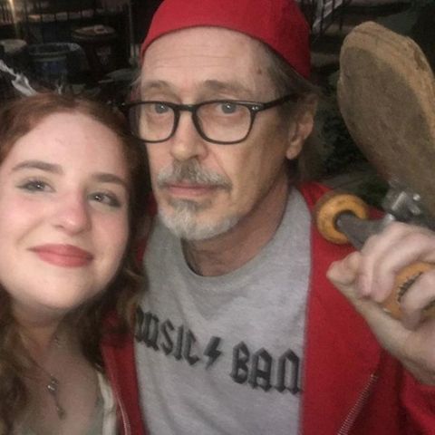 Schauspieler Steve Buscemi verkleidet als Meme