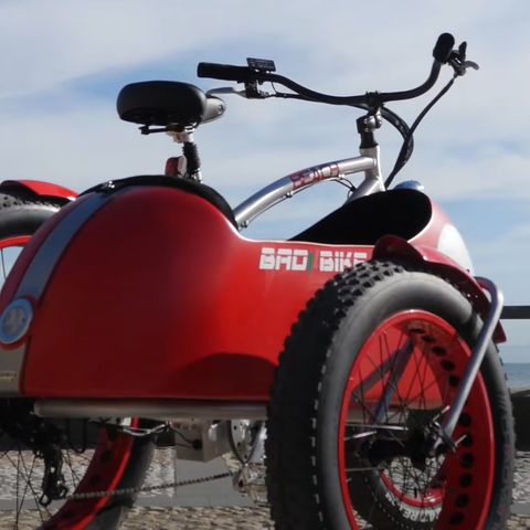 Der Beiwagen ist deutlich schöner als ein Anhänger.