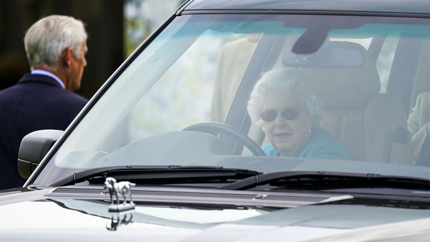 Queen Elisabeth II. am Steuer