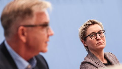 Dietmar Bartsch (l.) und Susanne Hennig-Wellsow (r.) widersprechen den Äußerungen von Sahra Wagenknecht zu Corona-Impfungen
