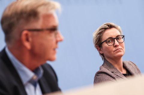 Dietmar Bartsch (l.) und Susanne Hennig-Wellsow (r.) widersprechen den Äußerungen von Sahra Wagenknecht zu Corona-Impfungen
