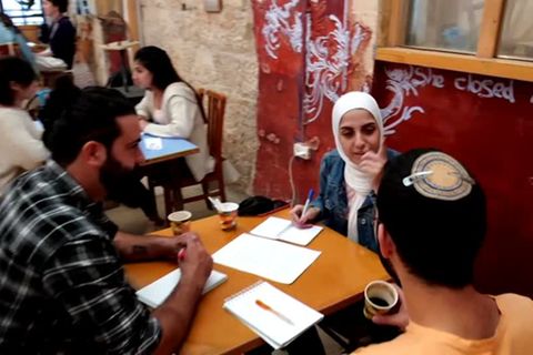 Video: Jerusalem - Speed Dating der Sprachen soll Begegnungen schaffen