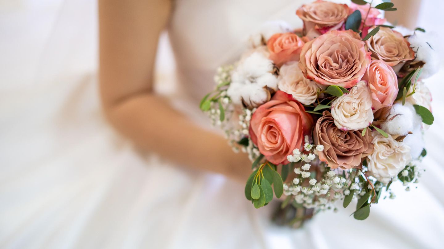 Braut mit Blumen