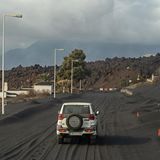 Der Autoverkehr in der Gegend um den Vulkan wurde eingeschränkt – man ahnt, weshalb.