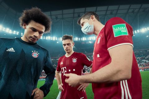 Leroy Sané, Joshua Kimmich und Robert Lewandowski in der Amazon-Doku "FC Bayern - Behind The Legend"