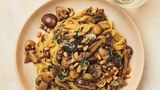 Steinpilz-Tagliatelle mit Pinienkernen