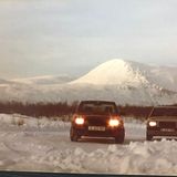 Bei den Erprobungen bei Nikkaluokta beziehungsweise Kiruna wurde der Mercedes 190 auf Herz und Nieren geprüft