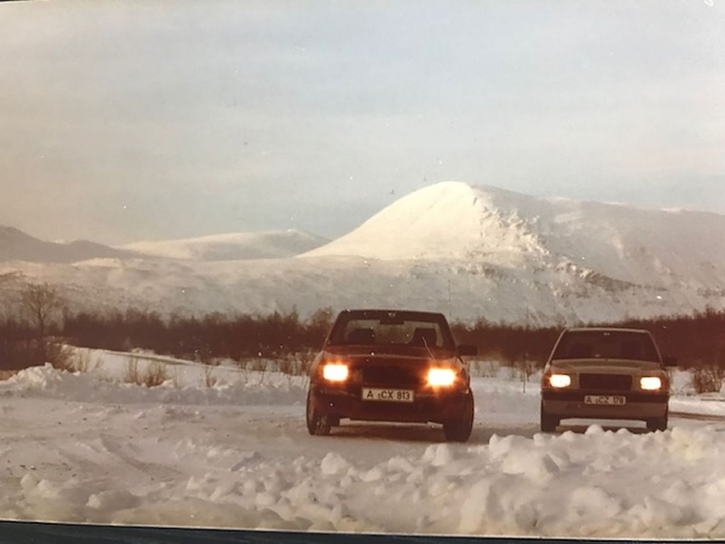 Bei den Erprobungen bei Nikkaluokta beziehungsweise Kiruna wurde der Mercedes 190 auf Herz und Nieren geprüft