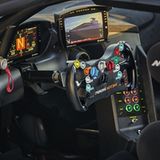 Das Lenkrad ist die Kommandozentrale