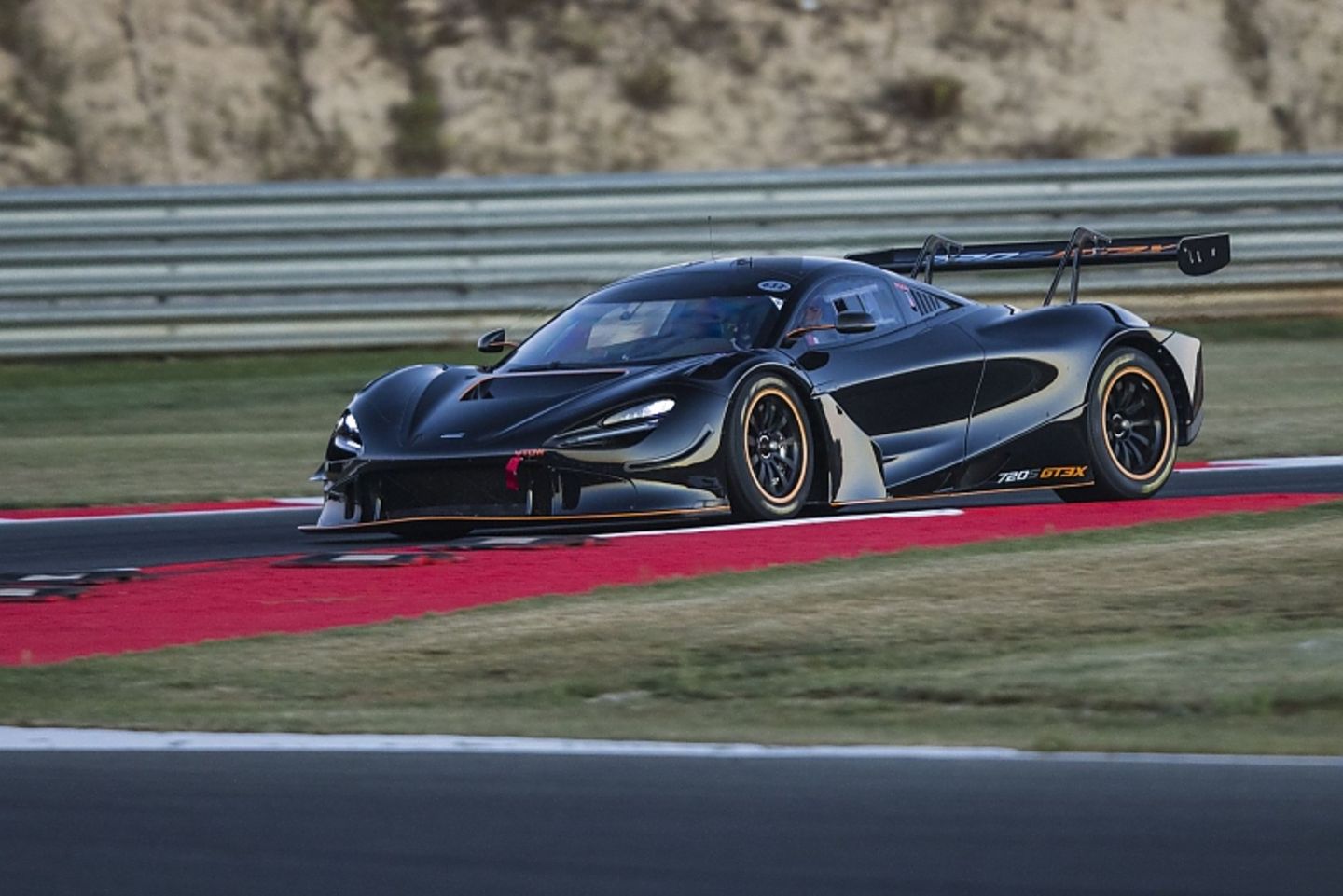 Die Silhouette des McLaren 720S GT3X erhielt im Formel-1-Windkanal seinen Feinschliff