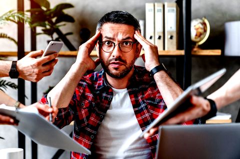 Mittleres Management: Krank und ausgebrannt - so entkommen mittlere Führungskräfte der Sandwich-Falle