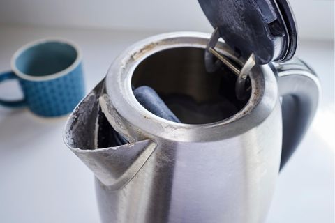 Ein verkalkter Wasserkocher
