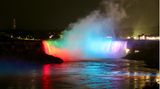 Die Horseshoe Falls leuchten in Regenbogenfarben