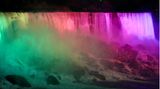 Die American Falls strahlen in Regenbogenfarben