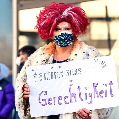 Wahlen, Chefposten, Selbstbestimmung: Wie Männer es den Frauen schon immer schwer gemacht haben