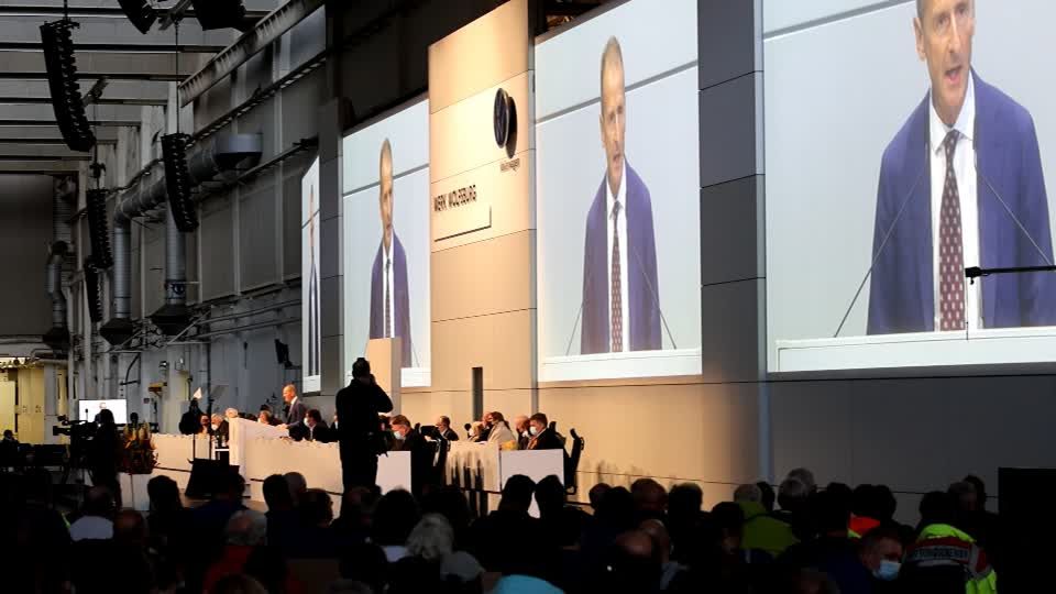 Video: VW-Chef Diess sucht Gespräch mit dem Betriebsrat Video: VW-Chef Diess sucht Gespräch mit dem Betriebsrat
