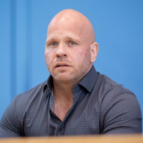 Intensivpfleger in der vierten Welle: Ricardo Lange: "Ich habe genug Leute an Corona sterben sehen"