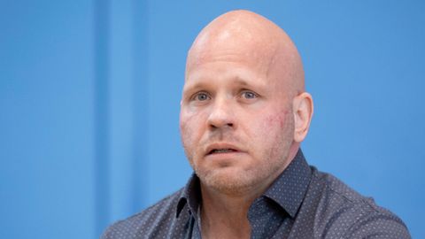 Intensivpfleger in der vierten Welle: Ricardo Lange: "Ich habe genug Leute an Corona sterben sehen"