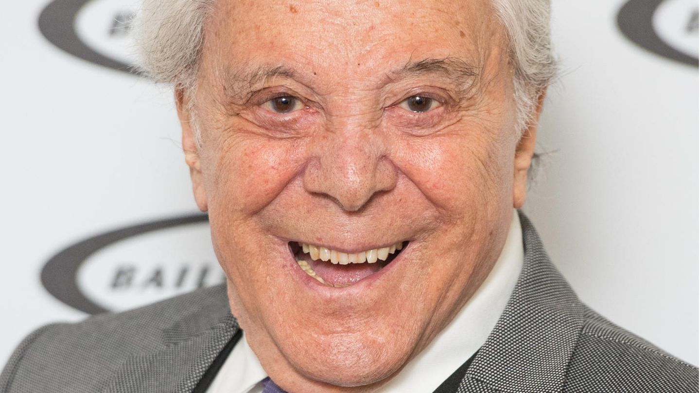 Der britische Schauspieler Lionel Blair ist im Alter von 92 Jahren verstorben