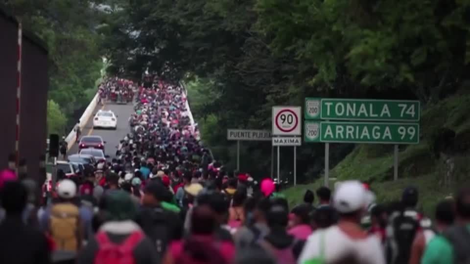 Video: Tausende Migranten durchqueren Mexiko Video: Tausende Migranten durchqueren Mexiko