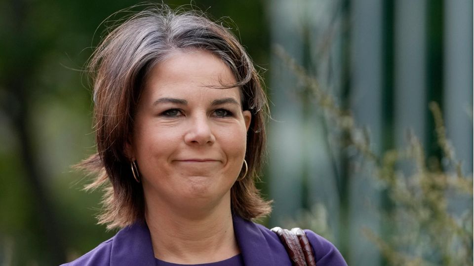 Annalena Baerbock, Bundesvorsitzende der Grünen, ist noch nicht zufrieden mit dem Stand der Koalitionsverhandlungen mit SPD und FDP.