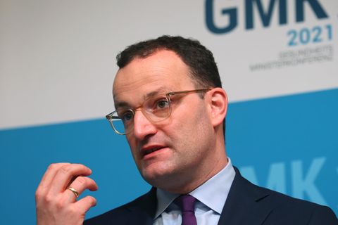 Vierte Welle: "Stehen vor sehr schwierigen Wochen": Gesundheitsminister rufen zur Booster-Impfung auf