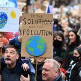 Jung und Alt protestieren gegen die Erderwärmung