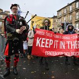 Dudelsack-Spieler begleitet den Klimaprotest