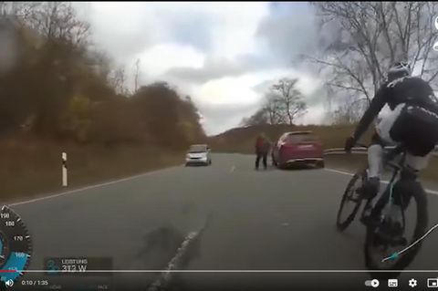 Siegerland: SUV-Fahrer jagt Radfahrer
