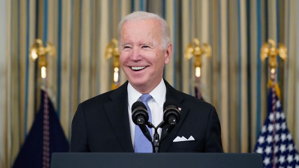 Joe Biden freut sich über seinen Erfolg im Kongress