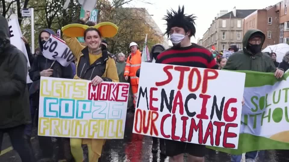 Video: Zehntausende demonstrieren in Glasgow für mehr Klimaschutz