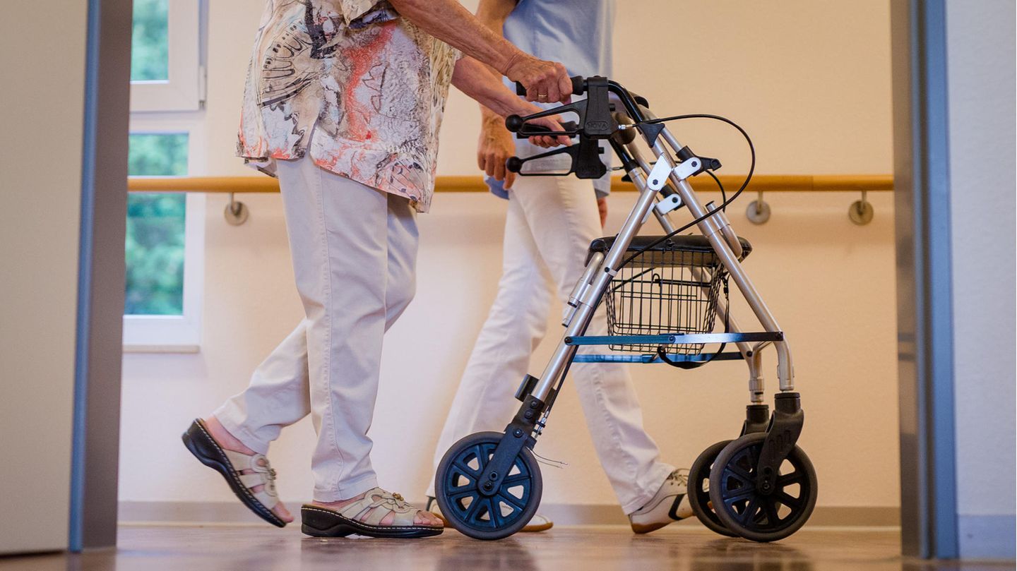 The coronavirus threatens the elders – that is the situation in nursing homes