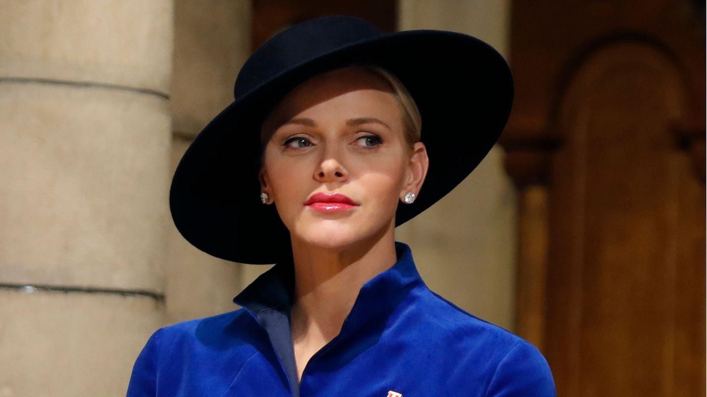 Fürstin Charlène nach Monaco zurückgekehrt Der Langzeitaufenthalt von Fürstin Charlène von Monaco in Südafrika hatte in den sozialen Medien Spekulationen zu einer möglichen Trennung von Fürst Albert II. genährt