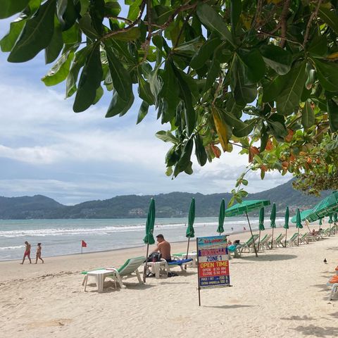 Ruhige Atmosphäre am Patong Beach auf Phuket