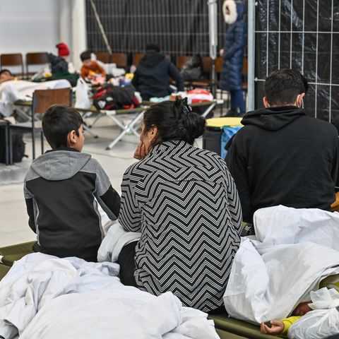 Über Belarus eingereiste Migranten in der neu eingerichteten zentralen Bearbeitungsstelle in Brandenburg.
