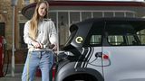 Nach 3,5 Stunden ist die 5,5 kWh-Batterie an einer Haushaltssteckdose gefüllt