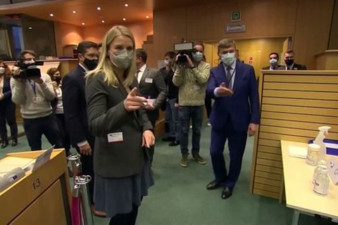 Video: Frances Haugen appeliert an EU-Parlament