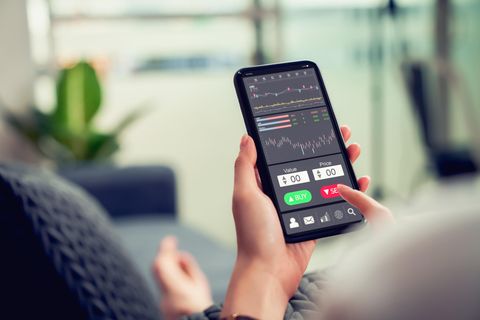 Aktien kaufen kann man mittlerweile einfach per Smartphone